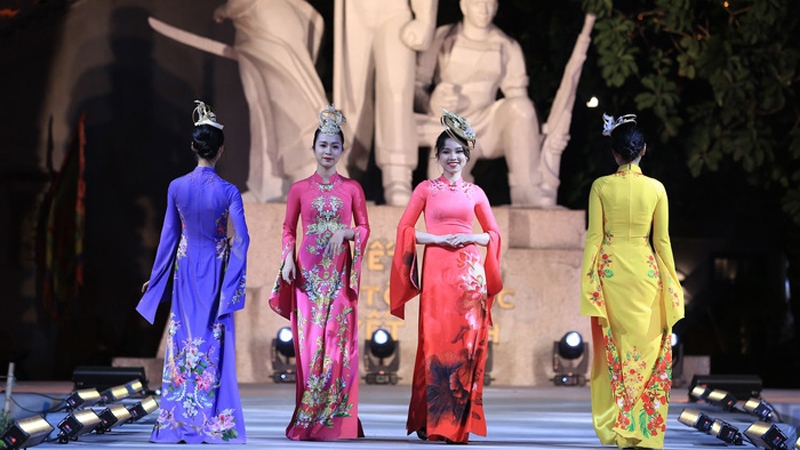Local designers debut Ao Dai collections for ASEAN festive day